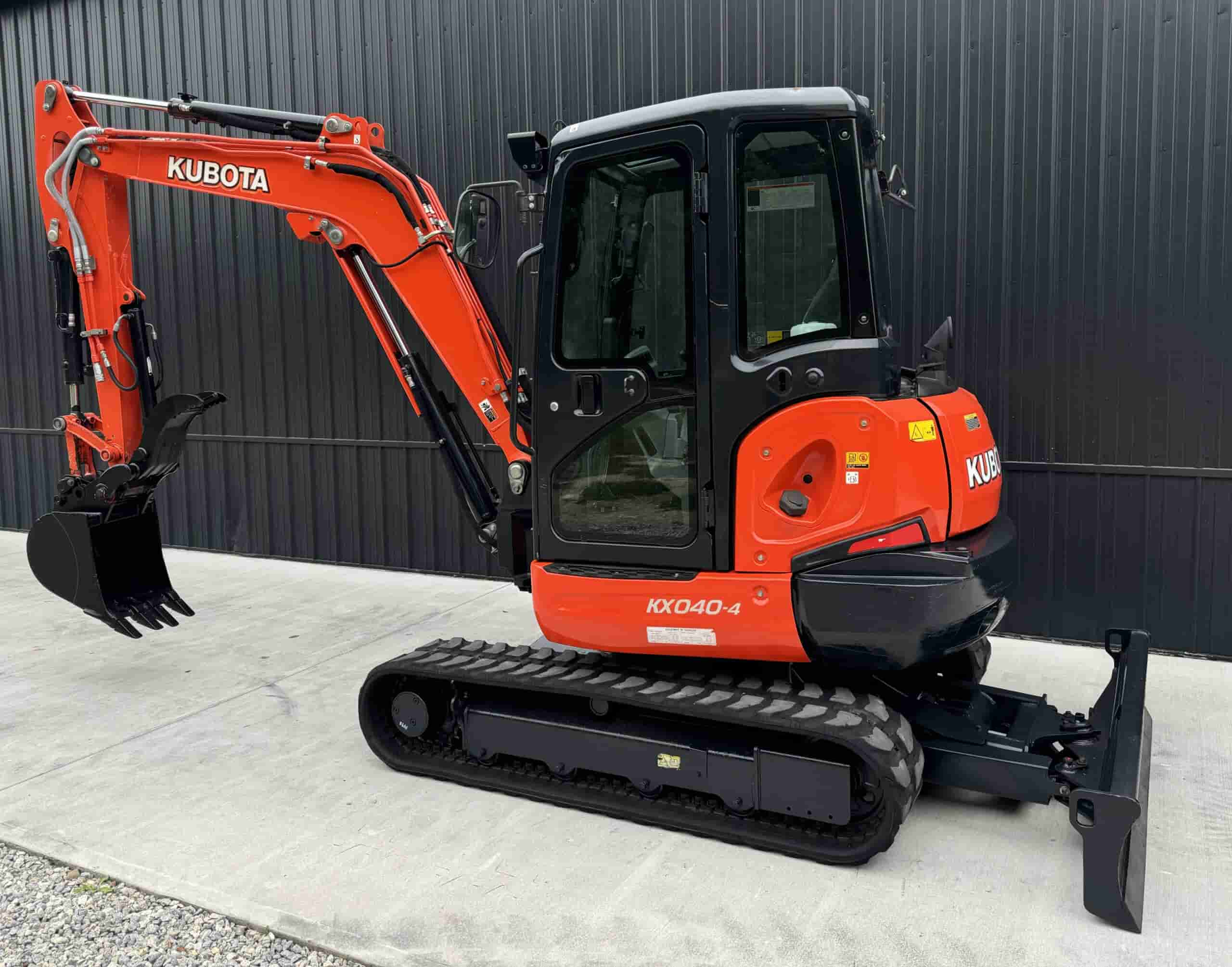 2019 KUBOTA KX040-4 CLEAN
